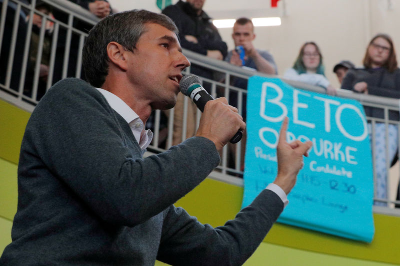 © Reuters. FILE PHOTO: Democratic 2020 U.S. presidential candidate O'Rourke speaks in Plymouth