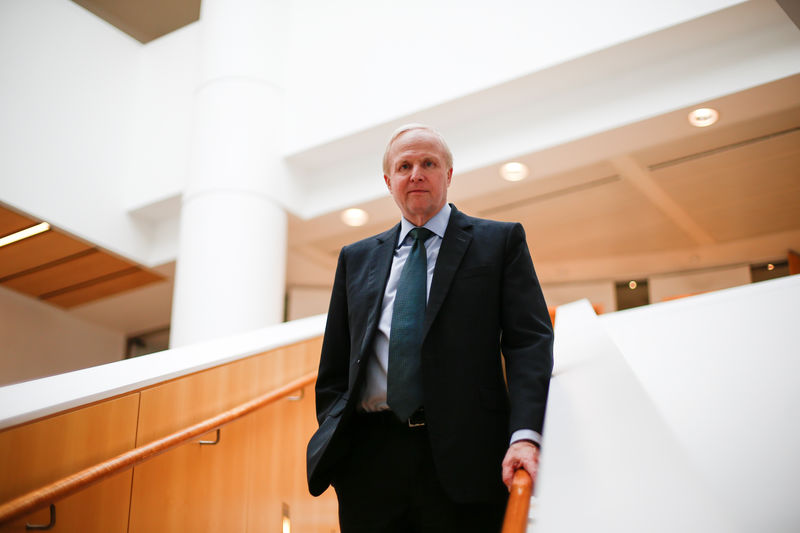 © Reuters. Group Chief Executive of BP Bob Dudley poses for a photograph at the BP International Headquarters in central London