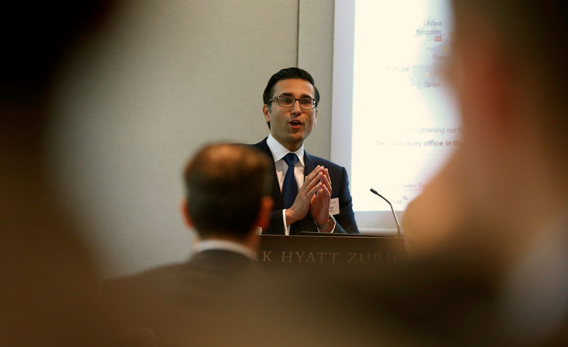 © Reuters. FILE PHOTO - Khan, CEO International Wealth Management of Swiss bank Credit Suisse, speaks during Reuters Global Wealth Management Summit in Zurich