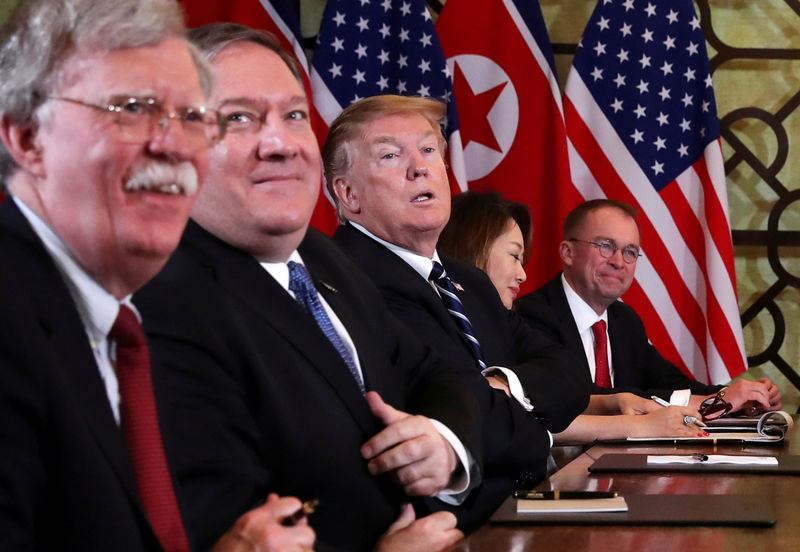 © Reuters. FILE PHOTO: U.S. President Donald Trump attends the extended bilateral meeting in the Metropole hotel with North Korea's leader Kim Jong Un and his delegation during the second North Korea-U.S. summit in Hanoi