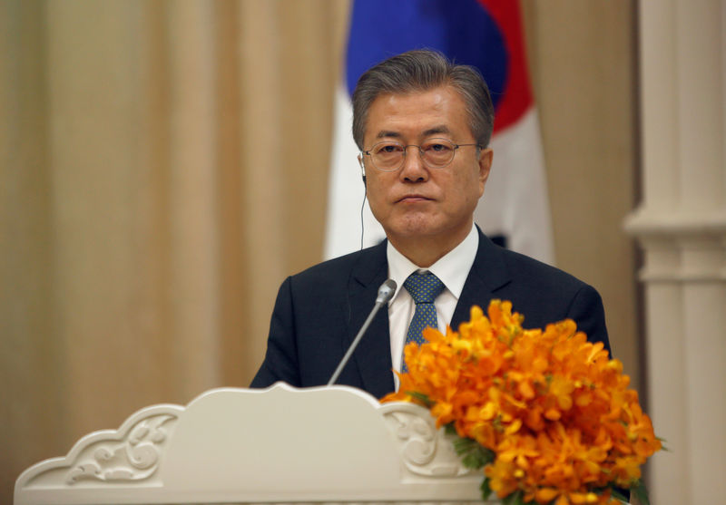 © Reuters. رئيس كوريا الجنوبية يأمل في رد إيجابي من الشمال على جهود سول وواشنطن