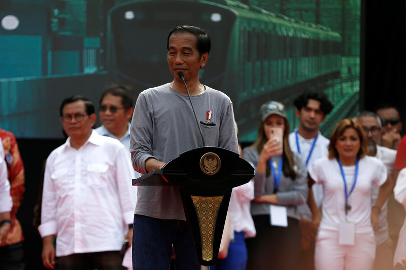 © Reuters. المعارضة الإندونيسية تقول إنها اكتشفت مخالفات في قوائم الناخبين وقد تلجأ للقضاء