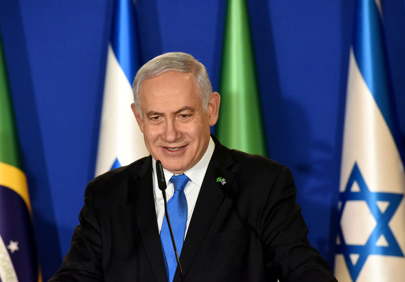 © Reuters. باحثان إسرائيليان: مئات الحسابات المزيفة تدعم نتنياهو على تويتر