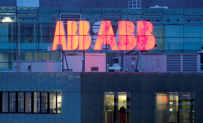 © Reuters. FILE PHOTO: Logo of Swiss power technology and automation group ABB is seen in Baden