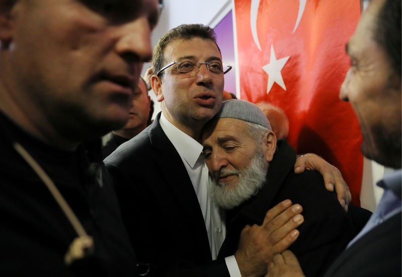© Reuters. حزب العدالة والتنمية التركي سيطعن في نتيجة الانتخابات في اسطنبول