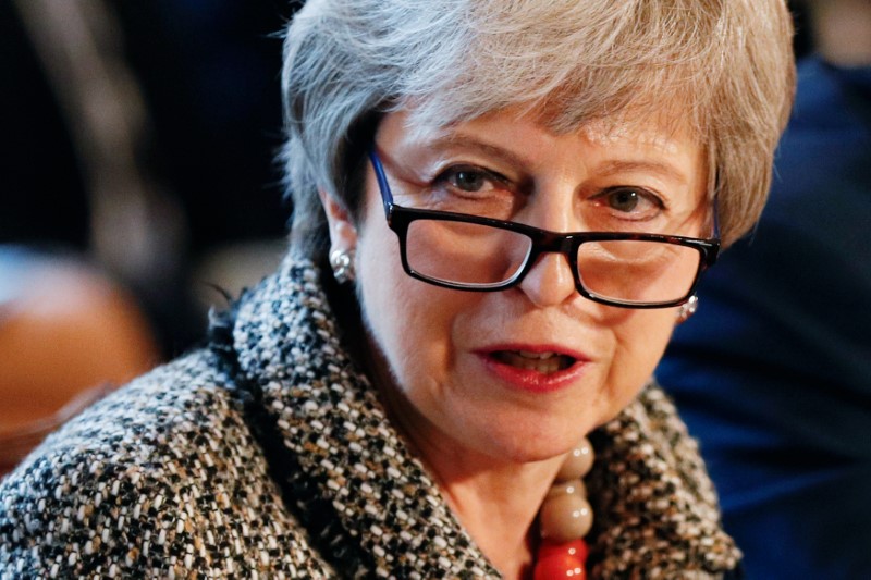 © Reuters. Premiê britânica, Theresa May, durante reunião em Londres