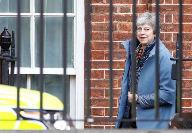 © Reuters. Premiê britânica, Theresa May, deixa residência oficial em Londres