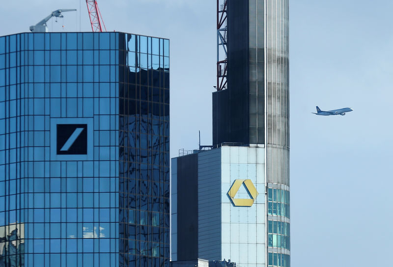 © Reuters. Outside view of the Deutsche Bank and the Commerzbank headquarters in Frankfurt