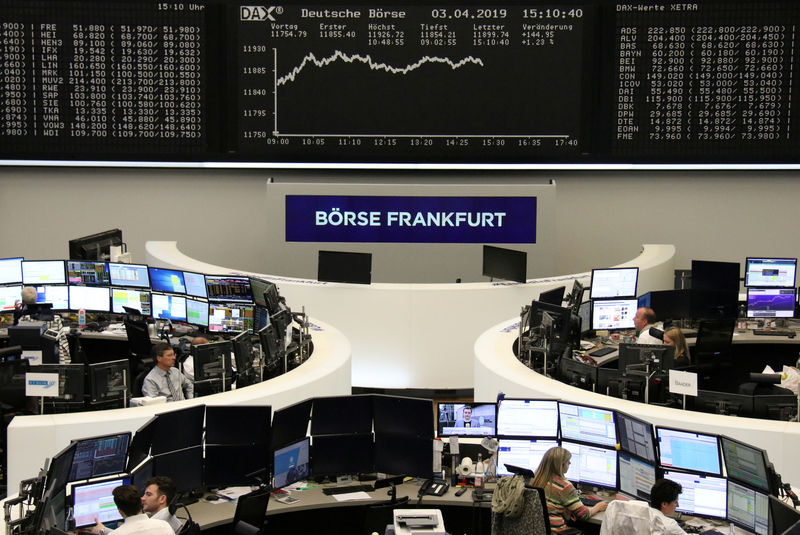 © Reuters. The German share price index DAX graph at the stock exchange in Frankfurt