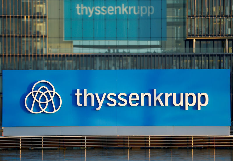 © Reuters. FILE PHOTO: A logo of Thyssenkrupp AG is pictured at the company's headquarters in Essen