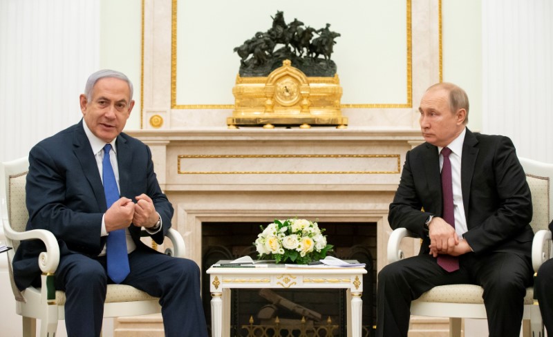 © Reuters. Premiê israelense, Benjamin Netanyahu, ao lado do presidente da Rússia, Vladimir Putin, durante reunião no Kremlin, em Moscou