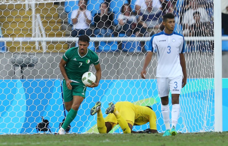 © Reuters. السد يحرز لقب الدوري القطري بعد فوز ساحق على الأهلي