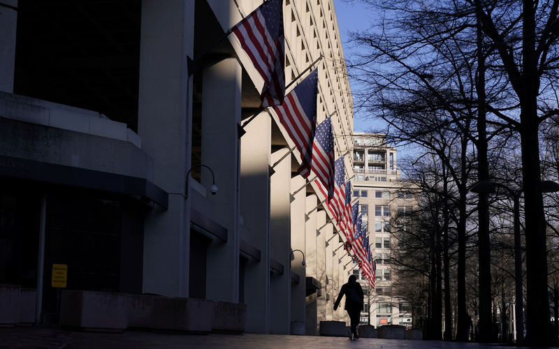 © Reuters. FILE PHOTO - FBI headquaters is seen after Special Counsel Mueller handed in his report on Trump-Russia investigation in Washington