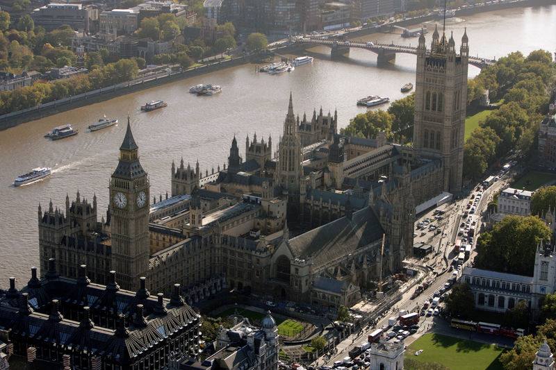 © Reuters. Imagen de archivo. Vista aérea de la sede del Parlamento británico en Londres.