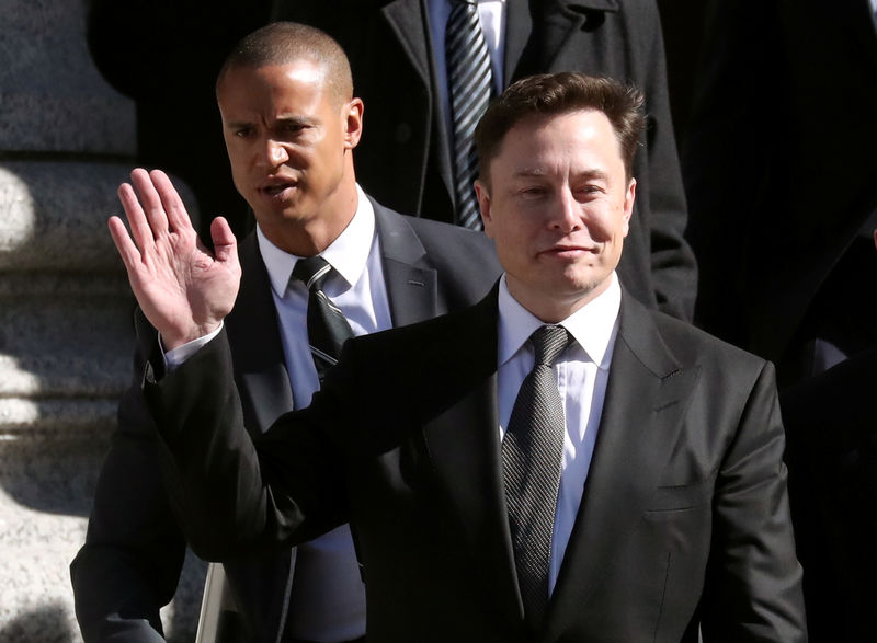 © Reuters. Tesla CEO Elon Musk leaves Manhattan federal court