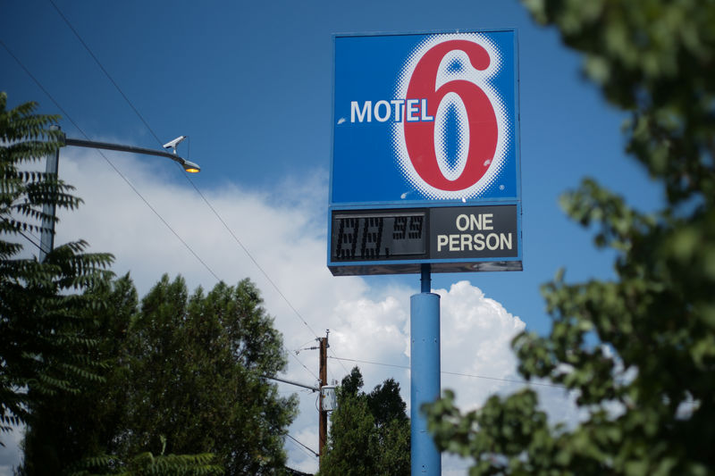 © Reuters. FILE PHOTO: A sign marks a Motel 6 property in Espanola