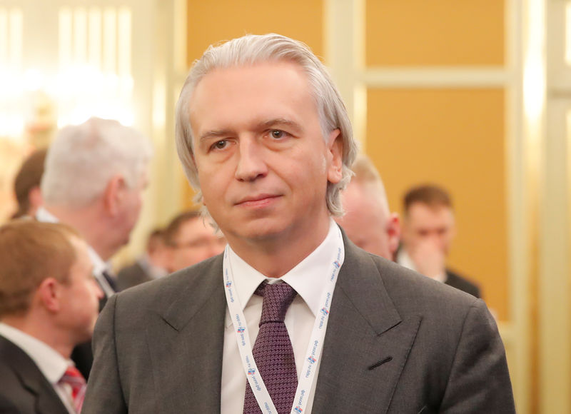 © Reuters. Глава Газпромнефти Александр Дюков на сессии Недели российского бизнеса в Москве
