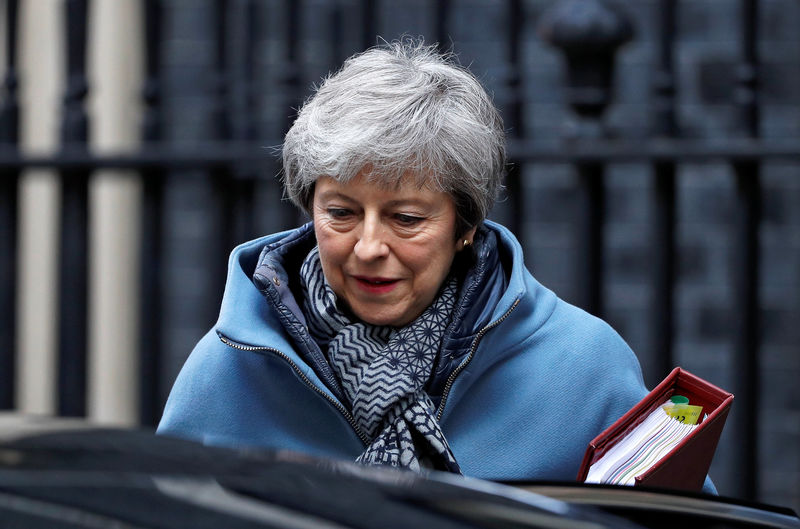 © Reuters. May pide a la UE el retraso del Brexit hasta el 30 de junio
