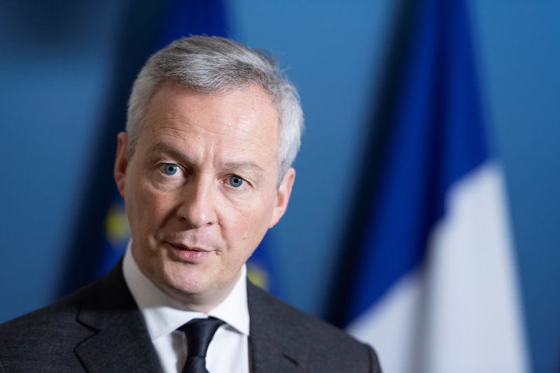 © Reuters. FILE PHOTO:  French Finance and Economy Minister Bruno Le Maire speaks to media after a meeting with his Swedish counterpart in Stockholm