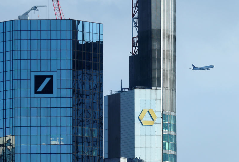 © Reuters. FILE PHOTO: Outside view of the Deutsche Bank and the Commerzbank headquarters in Frankfurt