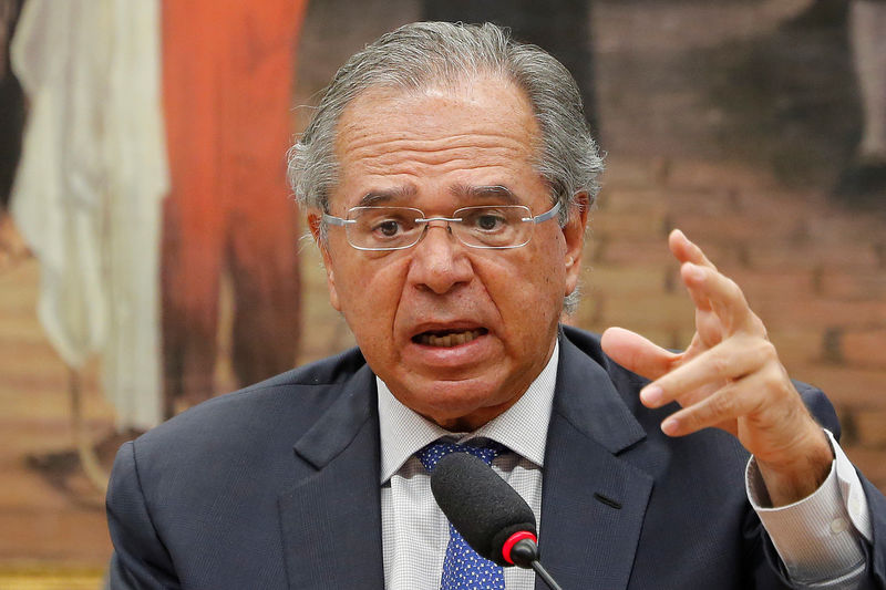 © Reuters. FILE PHOTO:  Brazil's Economy Minister Paulo Guedes gestures during a meeting of the committees of the Constitution, Justice and Citizenship (CCJ) in Brasilia