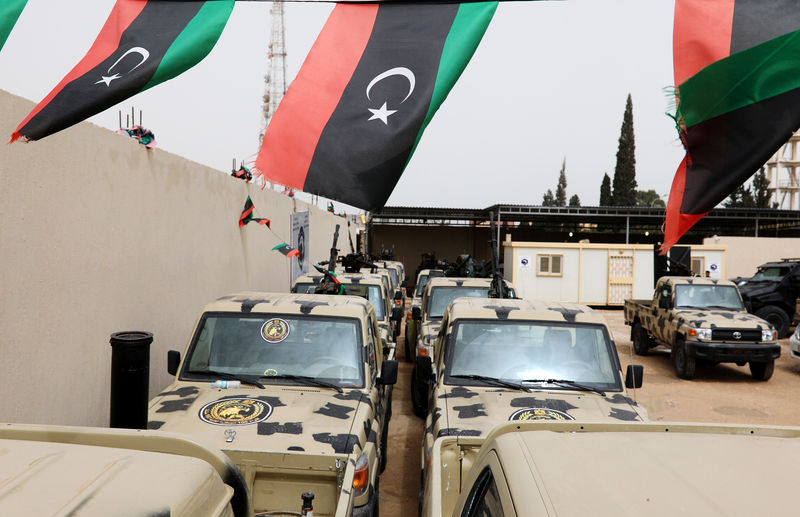 © Reuters. قوات شرق ليبيا تقول إنها سيطرت على مناطق قرب طرابلس