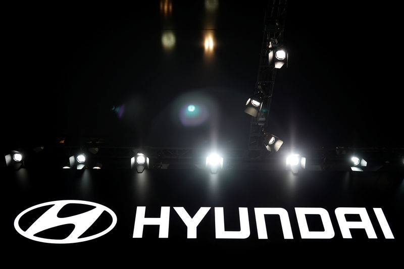 © Reuters. The logo of Hyundai Motor is seen during the 2017 Seoul Motor Show in Goyang