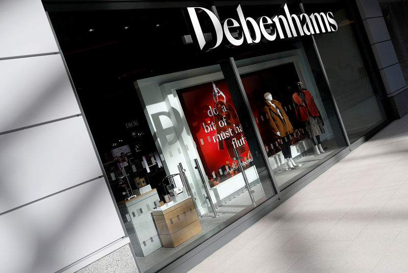 © Reuters. FILE PHOTO: New Debenhams department store in a shopping centre in Watford