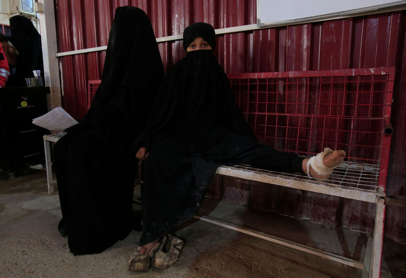 © Reuters. بعد هزيمة الدولة الإسلامية.. أطفال رضع يتضورون جوعا ونساء جريحات بمستشفيات سورية