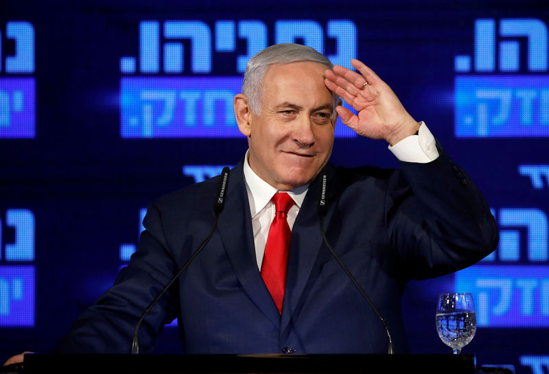 © Reuters. Imagen de archivo del primer ministro israelí, Benjamin Netanyahu, durante un discurso en el lanzamiento de la campaña de su partido Likud en Ramat Gan