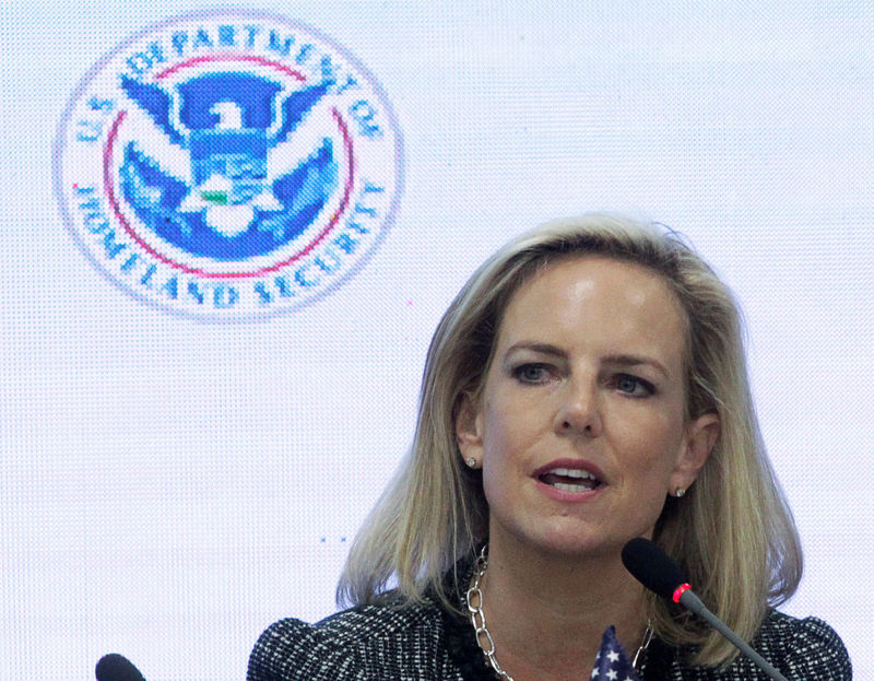 © Reuters. ترامب : وزيرة الأمن الداخلي ستترك منصبها