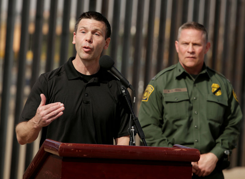 © Reuters. FILE PHOTO: U.S. Customs and Border Protection Commissioner Kevin K. McAleenan speaks about the impact of the dramatic increase in illegal crossings that continue to occur along the Southwest during a news conference, in El Paso