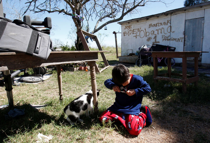 © Reuters. FILE PHOTO: The colonias of south Texas