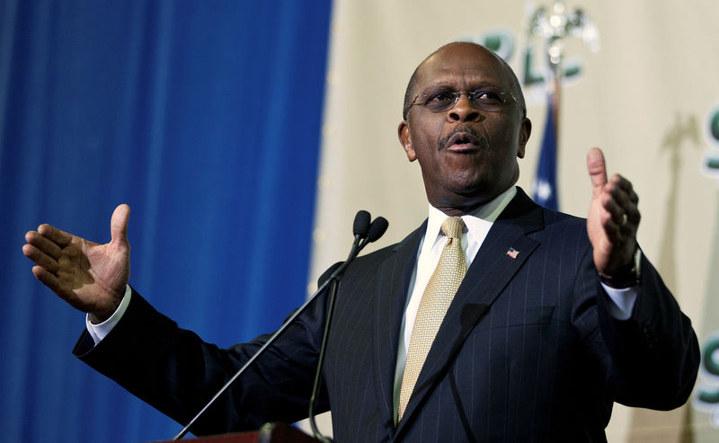 © Reuters. FILE PHOTO: Former republican presidential candidate Cain speaks at the College of Charleston in Charleston