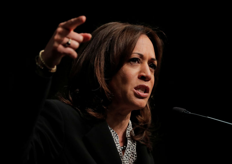 © Reuters. U.S. 2020 Democratic presidential candidate and U.S. Senator Kamala Harris speaks at the 2019 National Action Network National Convention in New York