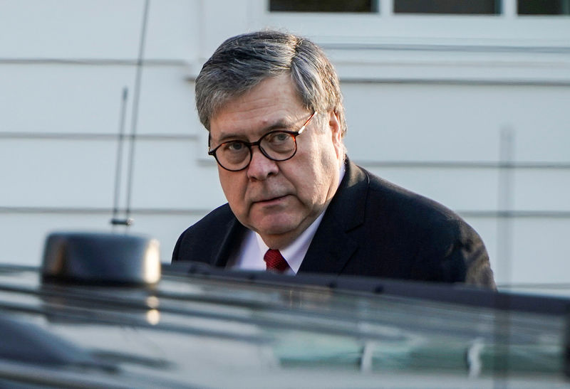 © Reuters. FILE PHOTO: U.S. Attorney General William Barr leaves his house after Special Counsel Robert Mueller found no evidence of collusion between U.S. President Donald Trump’s campaign and Russia in the 2016 election in McClean, Virginia