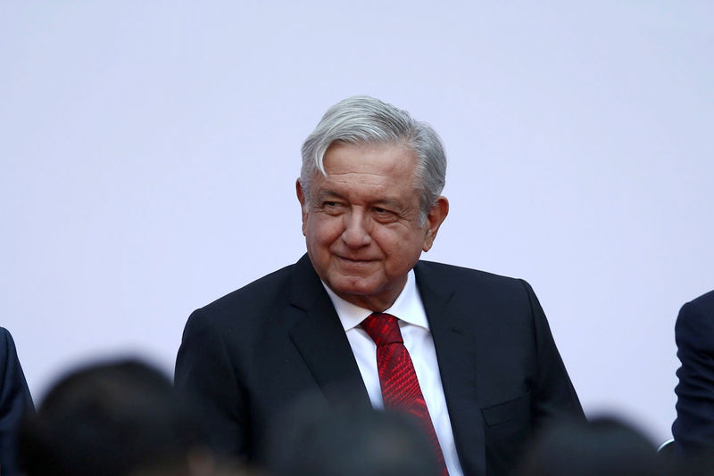 © Reuters. FILE PHOTO: Mexico's President Obrador gives a speech marking the first 100 days of his presidency at the National Palace in Mexico City