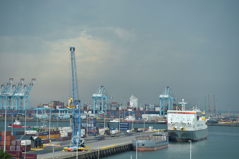 © Reuters. FILE PHOTO: View showing a part of the cargo port of Zeebrugge