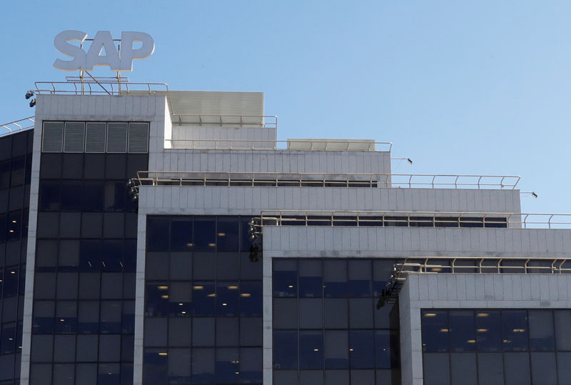© Reuters. FILE PHOTO: A view shows a sign with the logo of SAP software company on the roof of an office building in Moscow