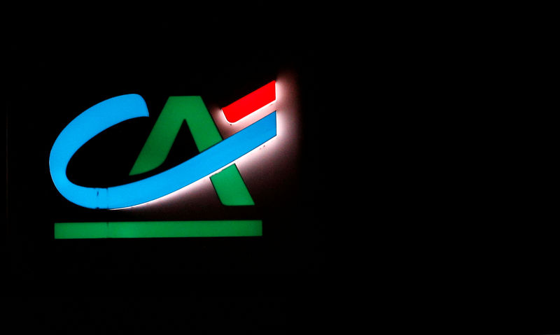 © Reuters. FILE PHOTO:  A Credit Agricole logo is seen outside a bank office in Vertou near Nantes