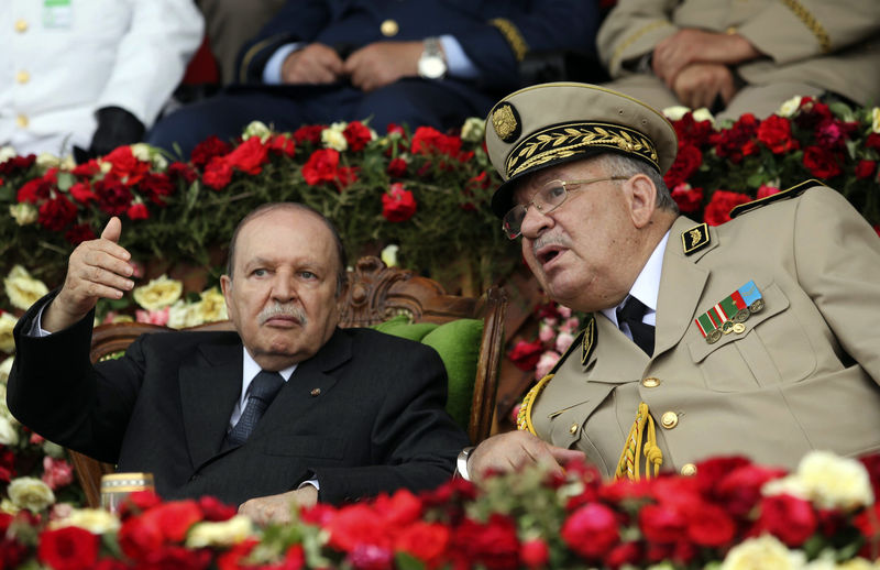© Reuters. قناة النهار نقلا عن قائد جيش الجزائر: العدالة ستشرع في محاكمة "العصابة"