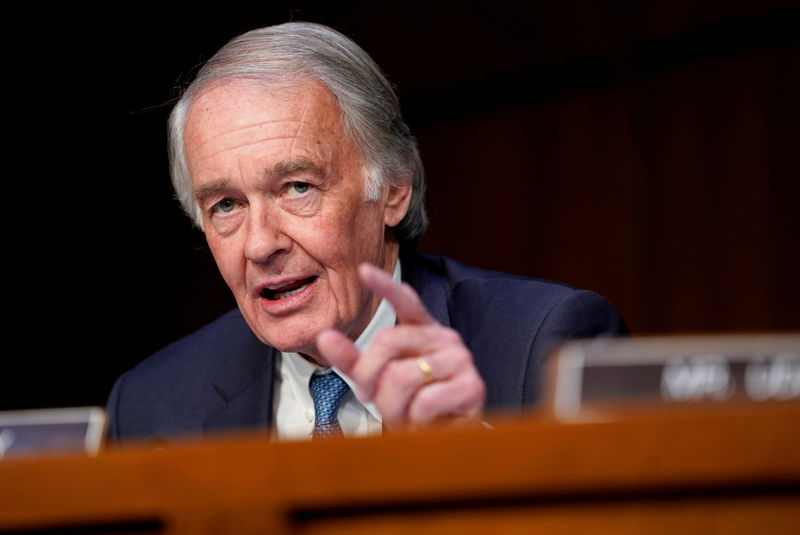 © Reuters. FILE PHOTO: Senator Edward Markey questions government transportation officials on aviation safety, during a hearing by the Senate Commerce subcommittee on Transportation and Safety on Capitol Hill in Washington