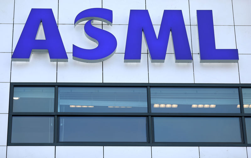 © Reuters. ASML Holding logo is seen at company's headquarters in Eindhoven