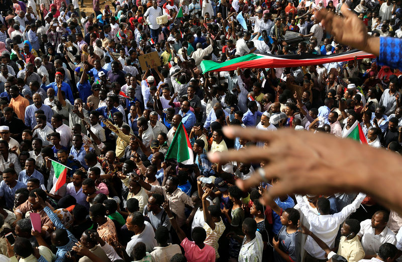 © Reuters. تجمع المهنيين السودانيين: لن نقبل إلا بحكومة مدنية