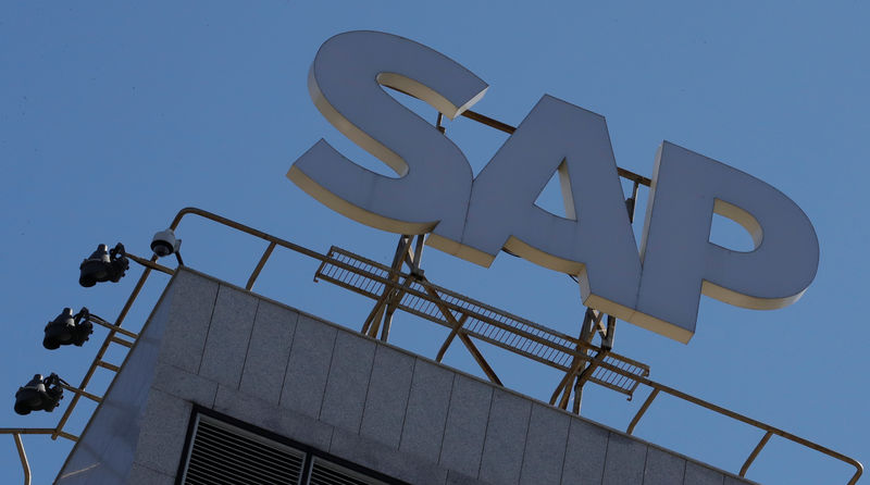 © Reuters. A view shows a sign with the logo of SAP software company on the roof of an office building in Moscow