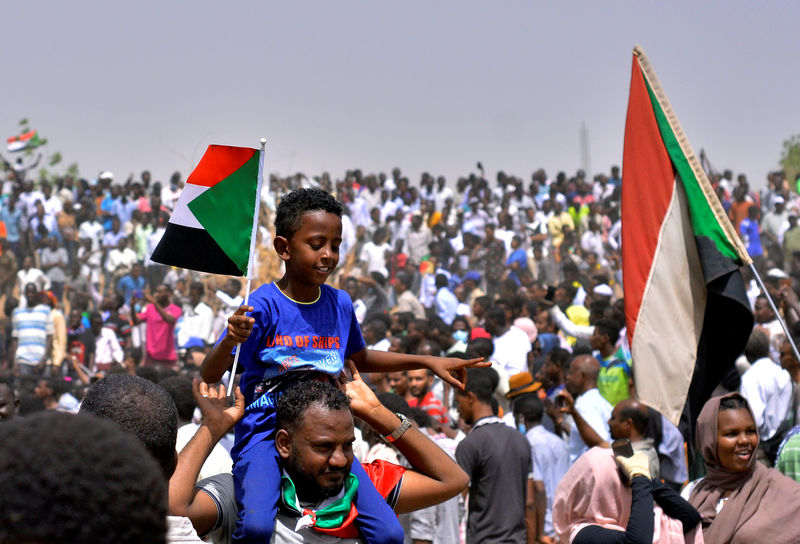 © Reuters. قوى معارضة في السودان ترفض بيان القوات المسلحة وتعتبره "انقلابا عسكريا"