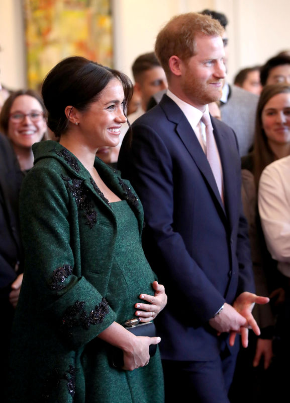 © Reuters. Foto de archivo. El príncipe británico Enrique y su esposa Meghan Markle, Duquesa de Sussex, en un evento en Canada House en Londres, Reino Unido.