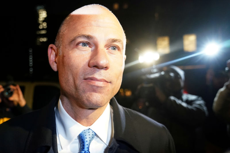 © Reuters. FILE PHOTO: Lawyer Michael Avenatti walks out of federal court in New York