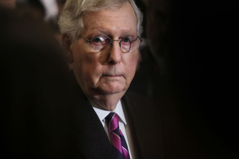 © Reuters. FILE PHOTO - U.S. Senate Majority Leader McConnell leads a news conference after the weekly Republican Party caucus luncheons at the U.S. Capitol in Washington