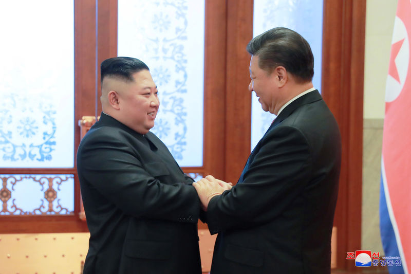 © Reuters. الرئيس الصيني يهنئ الزعيم الكوري الشمالي بإعادة انتخابه